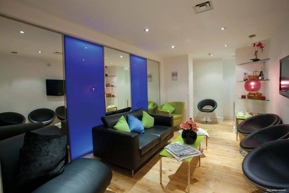 Park Grand Paddington Court