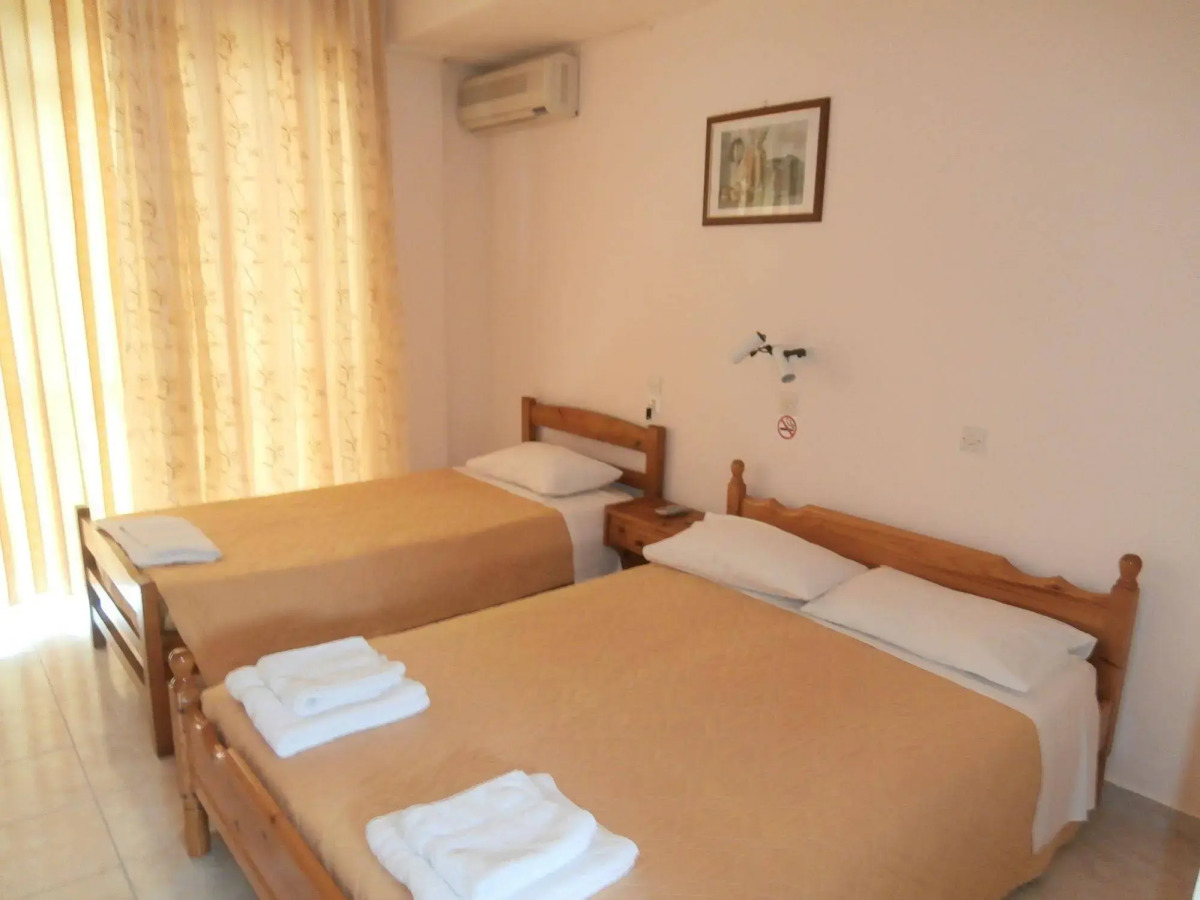 River Studios & Apartments