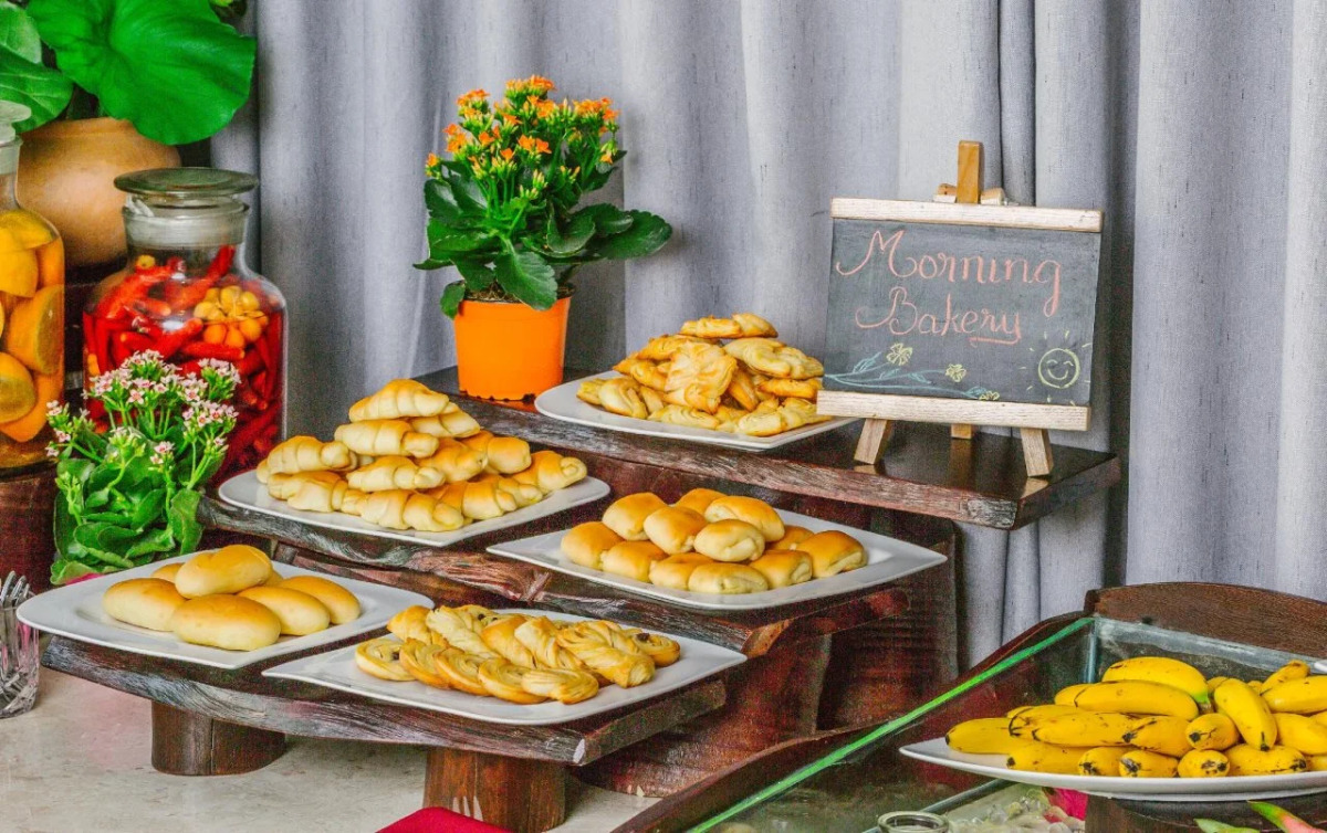 Happy Life Grand Hotel & Sky Bar