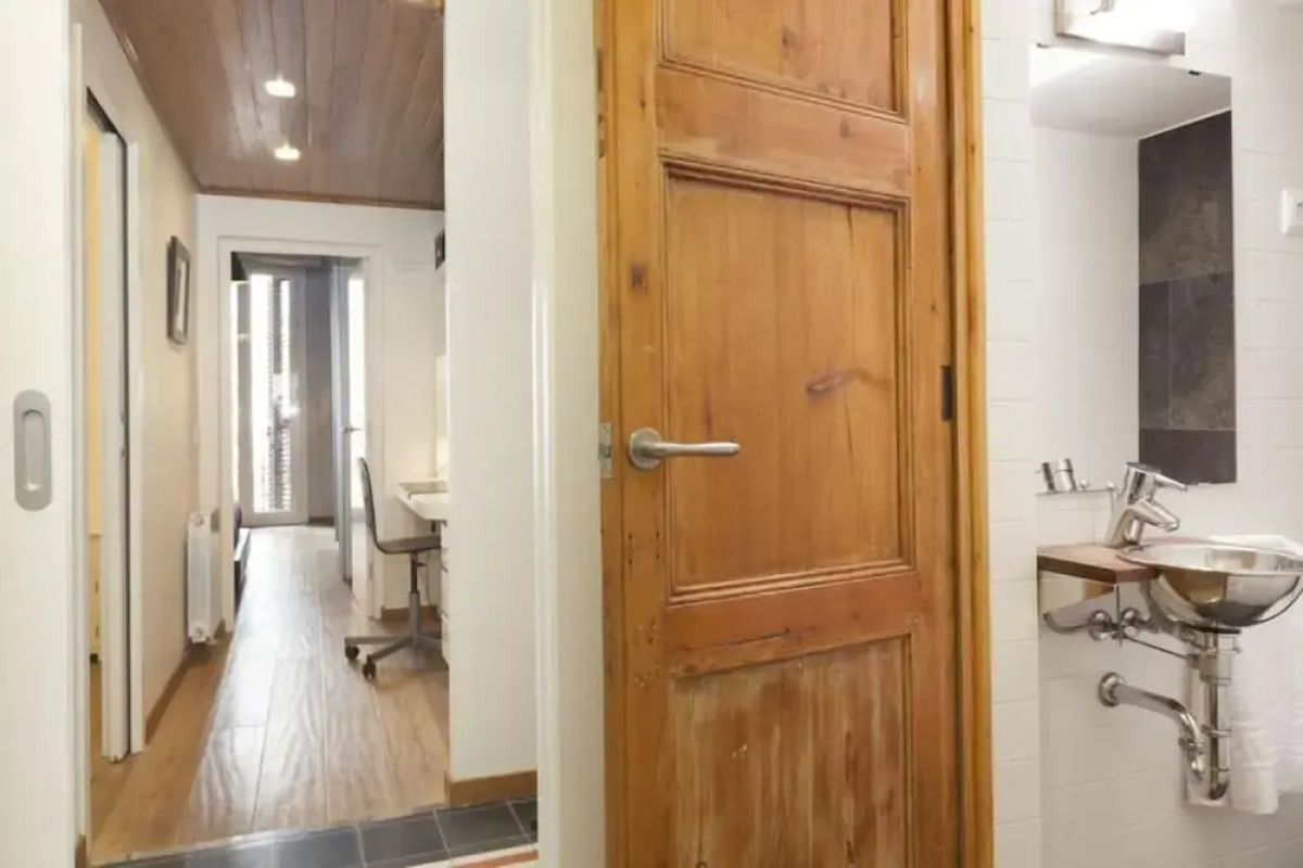 Akira Flats Roger de Flor Chic apartment