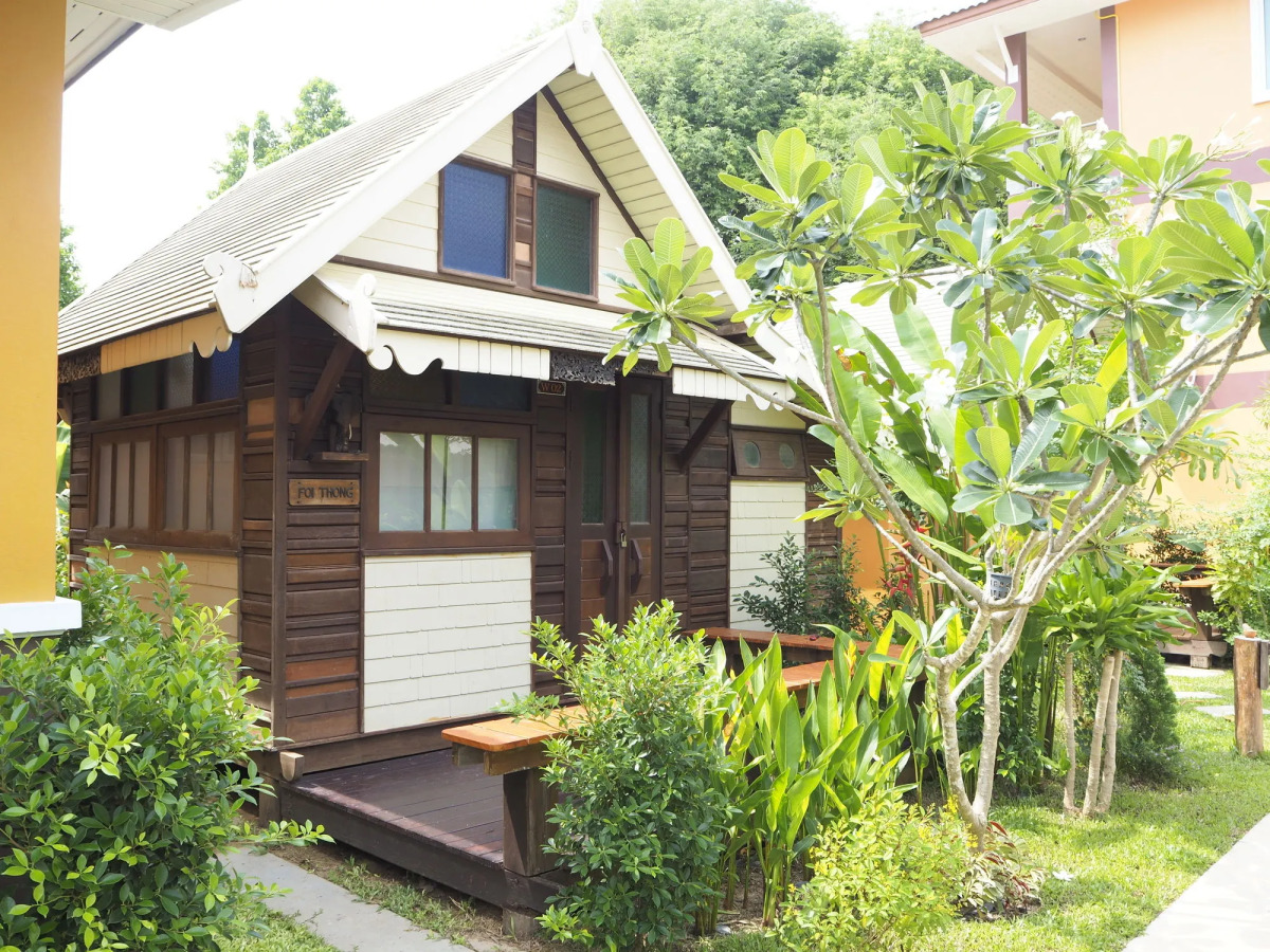 Lanta Fevrier Resort