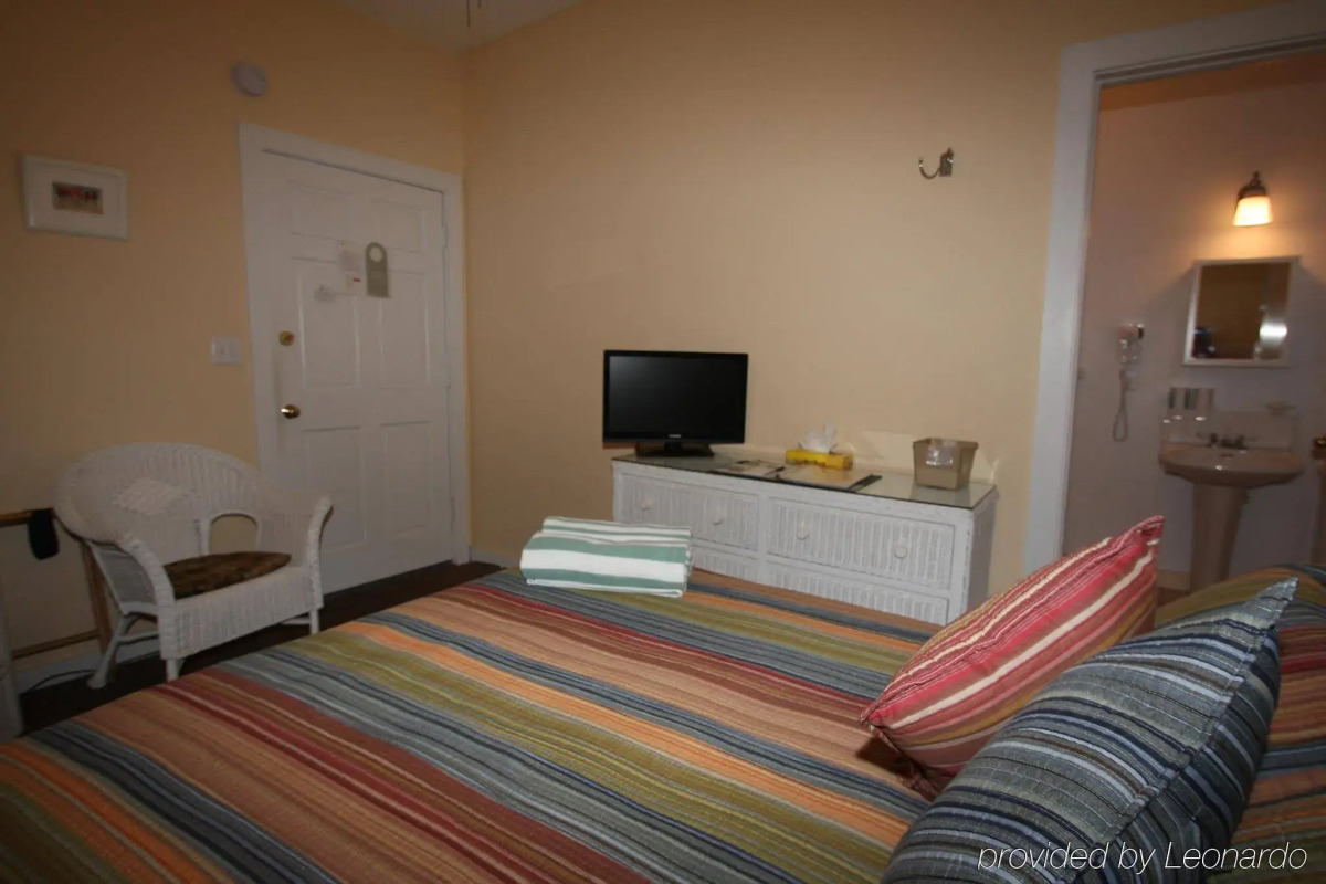 The Southernmost Inn - Adults Only