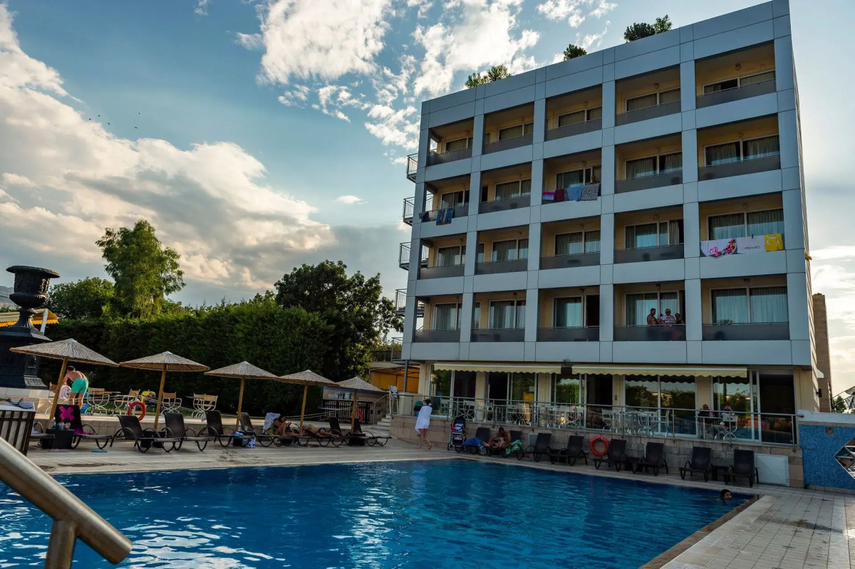 Dolphin Resort Hotel & Conference