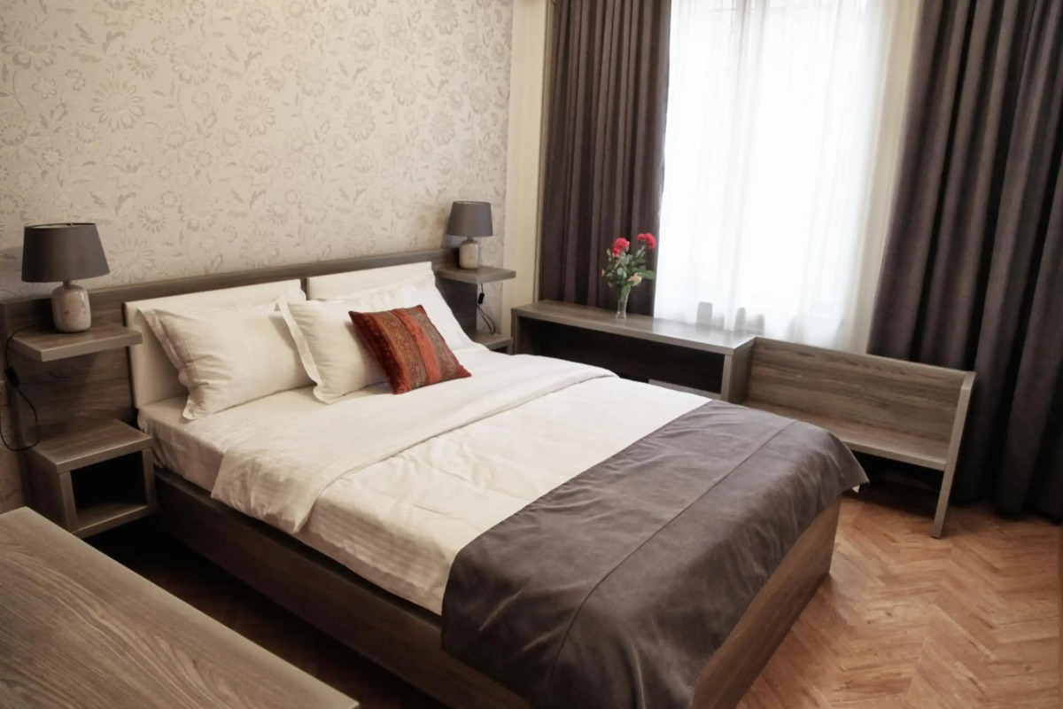 Отель Four Brothers