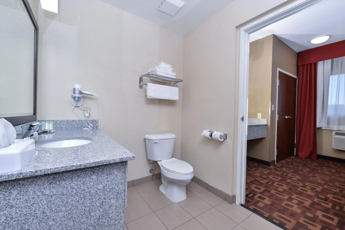 Comfort Inn & Suites Page at Lake Powell