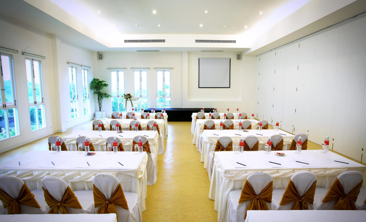 The Old Phuket - Karon Beach Resort