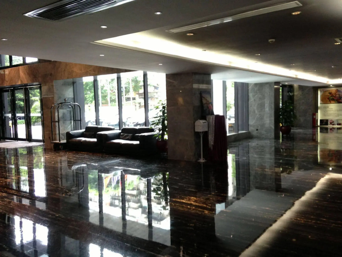 La Perle International Hotel - Free shuttle between hotel and Exhibition Center during Canton Fair & Exhibitor registration Counter