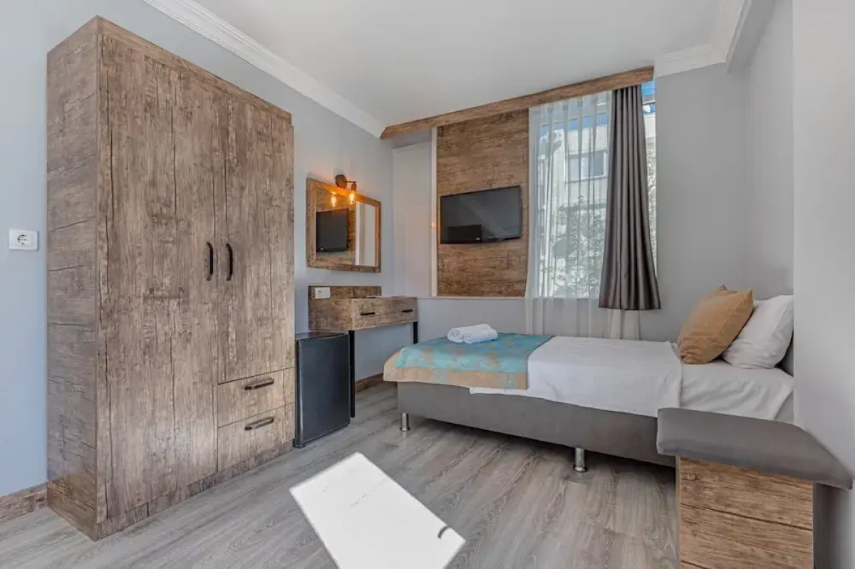 Seven City Hotel