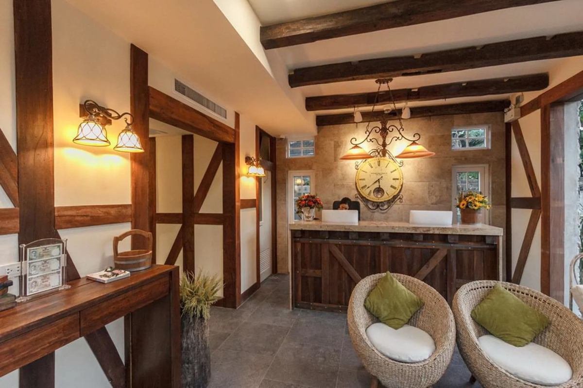 Le Charcoa Hotel