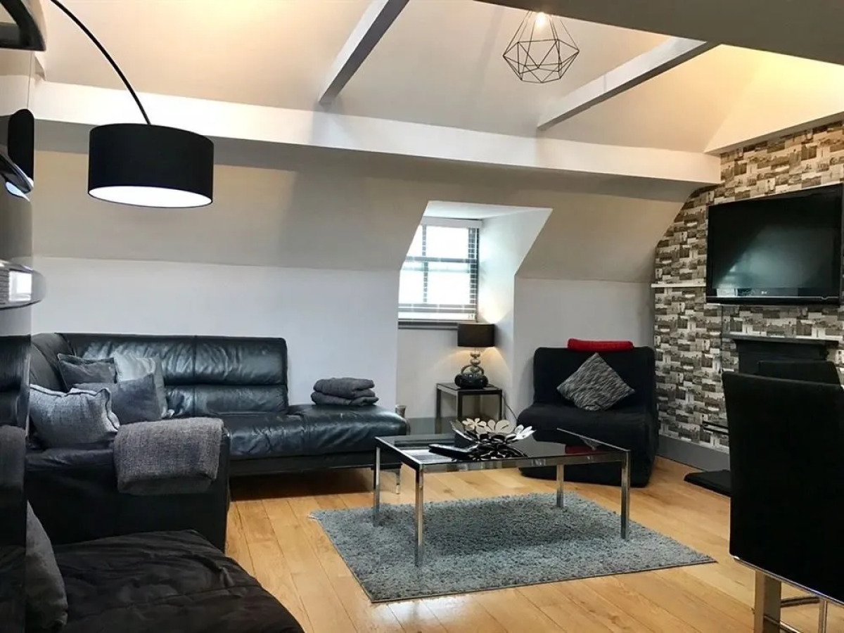 Ei8ht Brighton Apartments