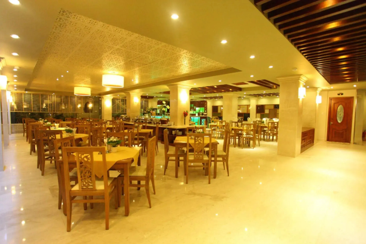 Au Lac Charner Hotel