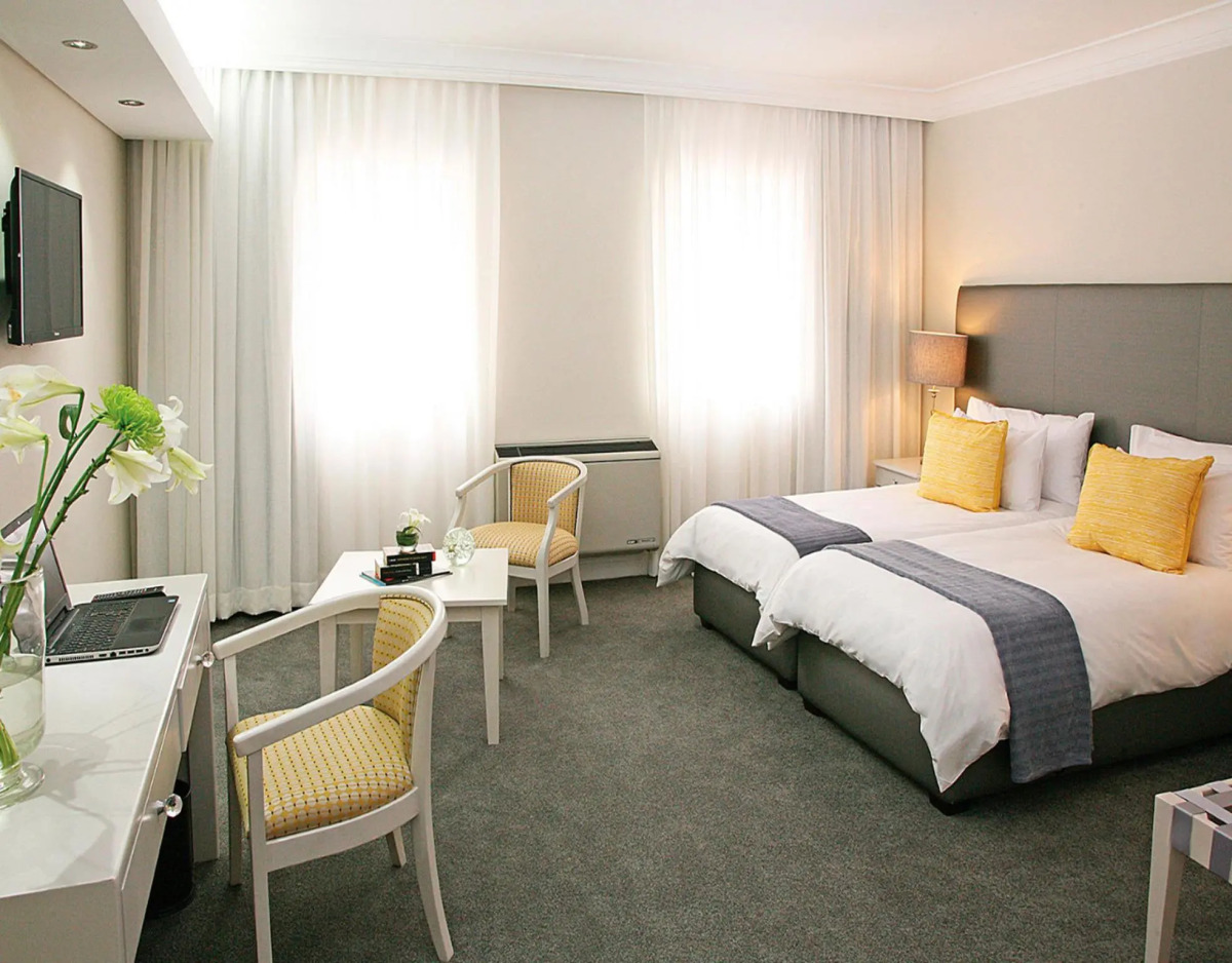 Hollow on the Square City Hotel