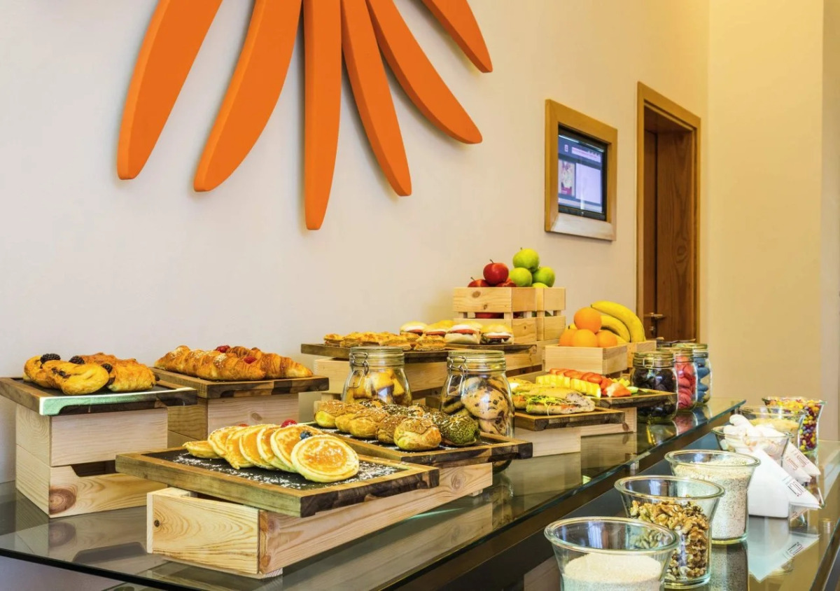 Отель Ibis Mall Avenue Dubai