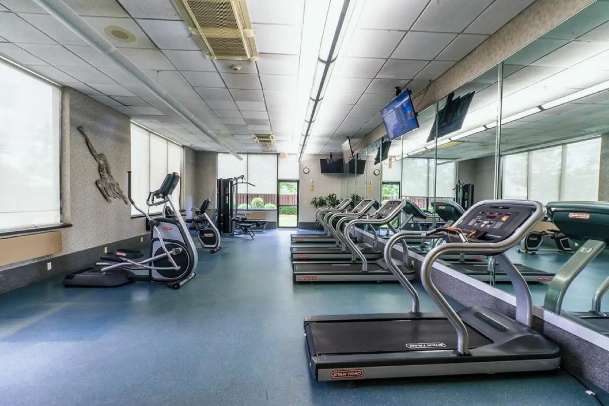 Holiday Inn Newark International Airport by IHG