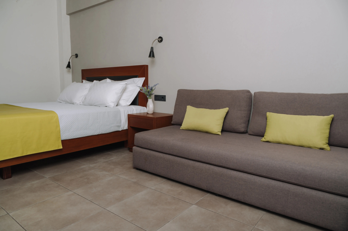 Отель Amphitryon City