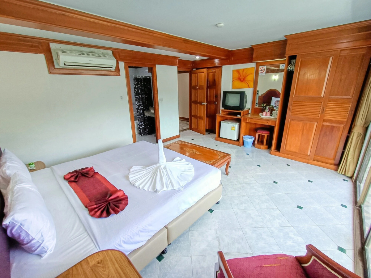 Hack Patong Beach Hotel