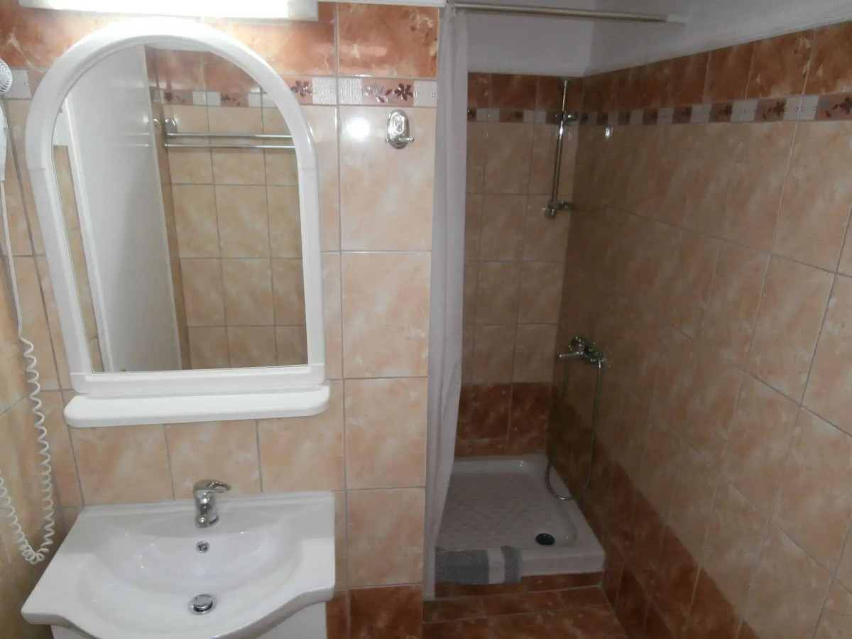 River Studios & Apartments