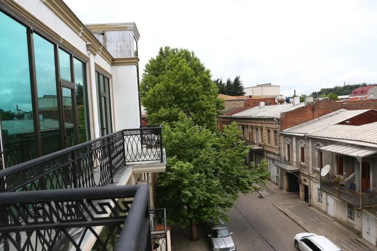 Discovery Hotel
