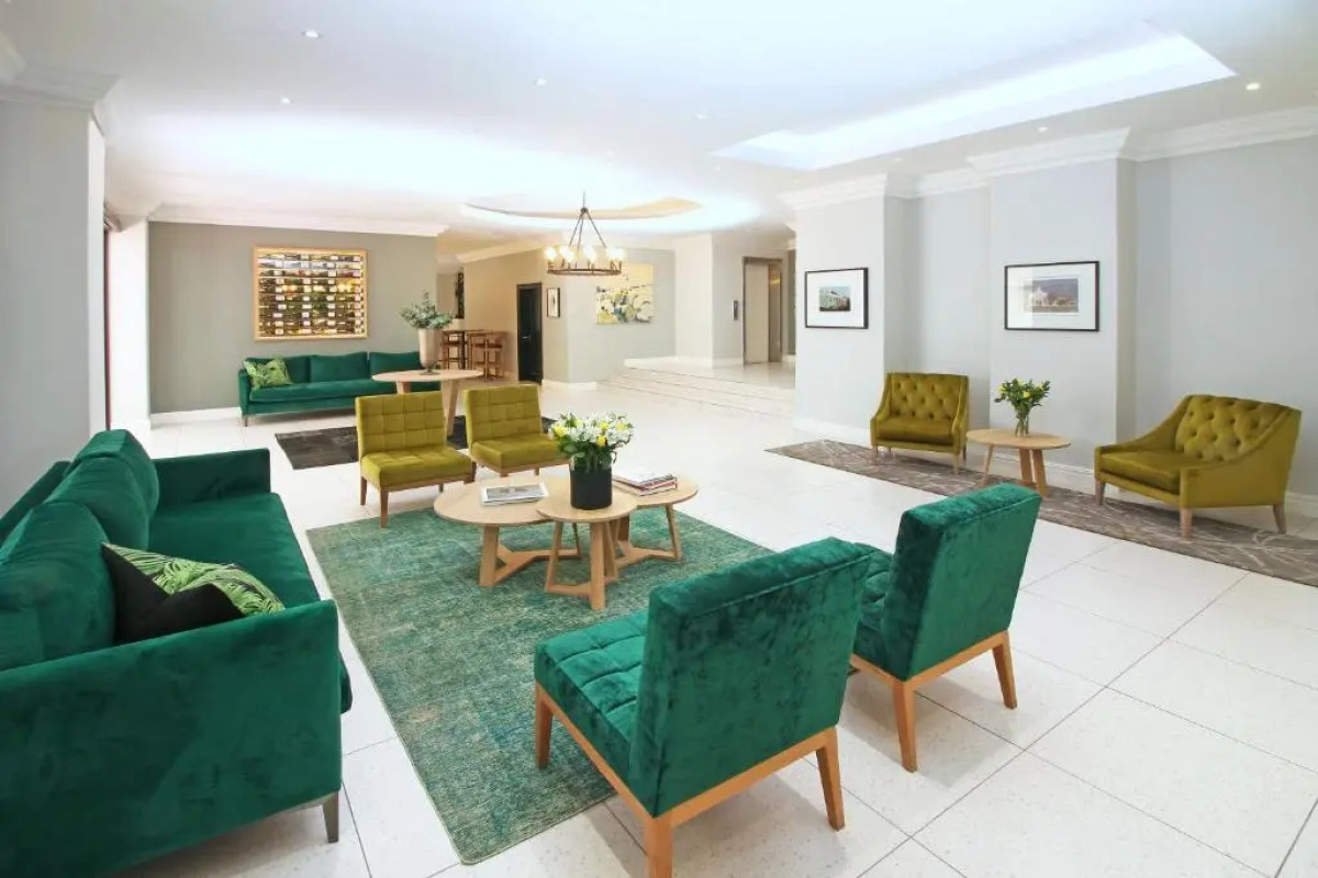 Hollow on the Square City Hotel