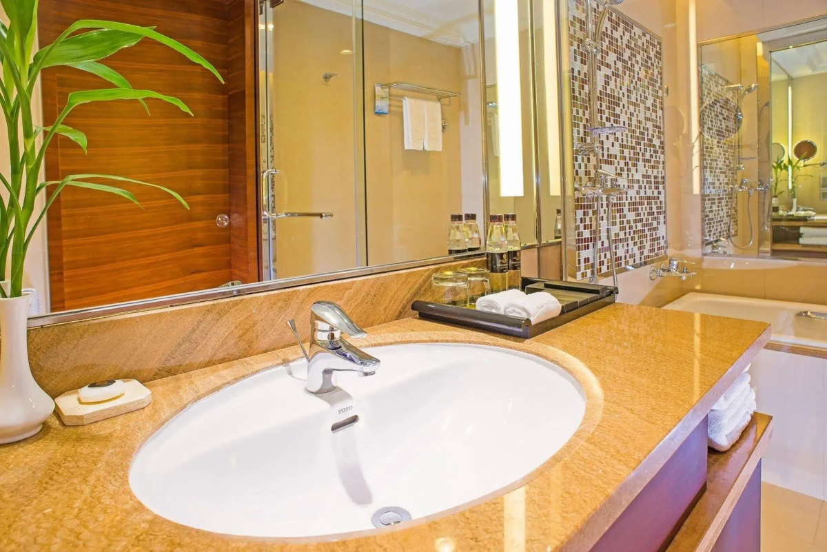 Royal Halong Hotel