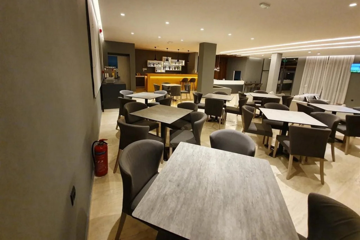Iris Hotel