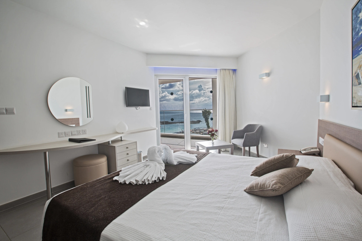 Vassos Nissi Plage Hotel & Spa