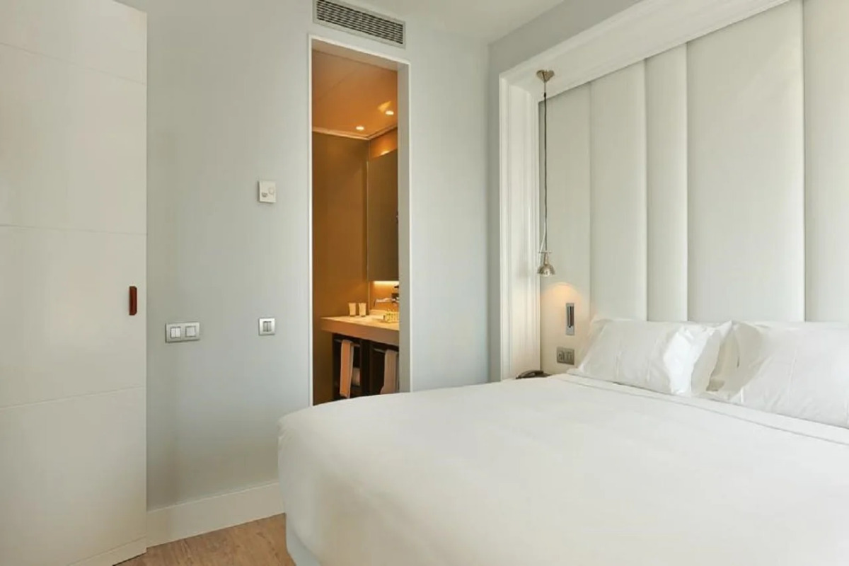 Отель NH Collection Barcelona Gran Calderón