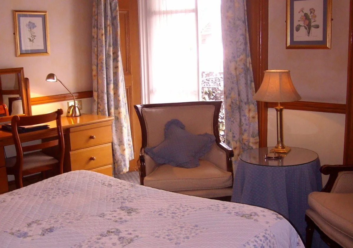 London Elizabeth Hotel