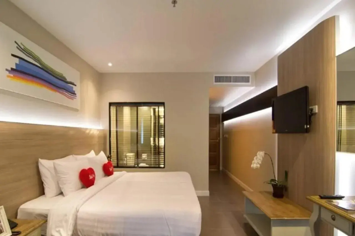 Sea Me Spring Too Hotel