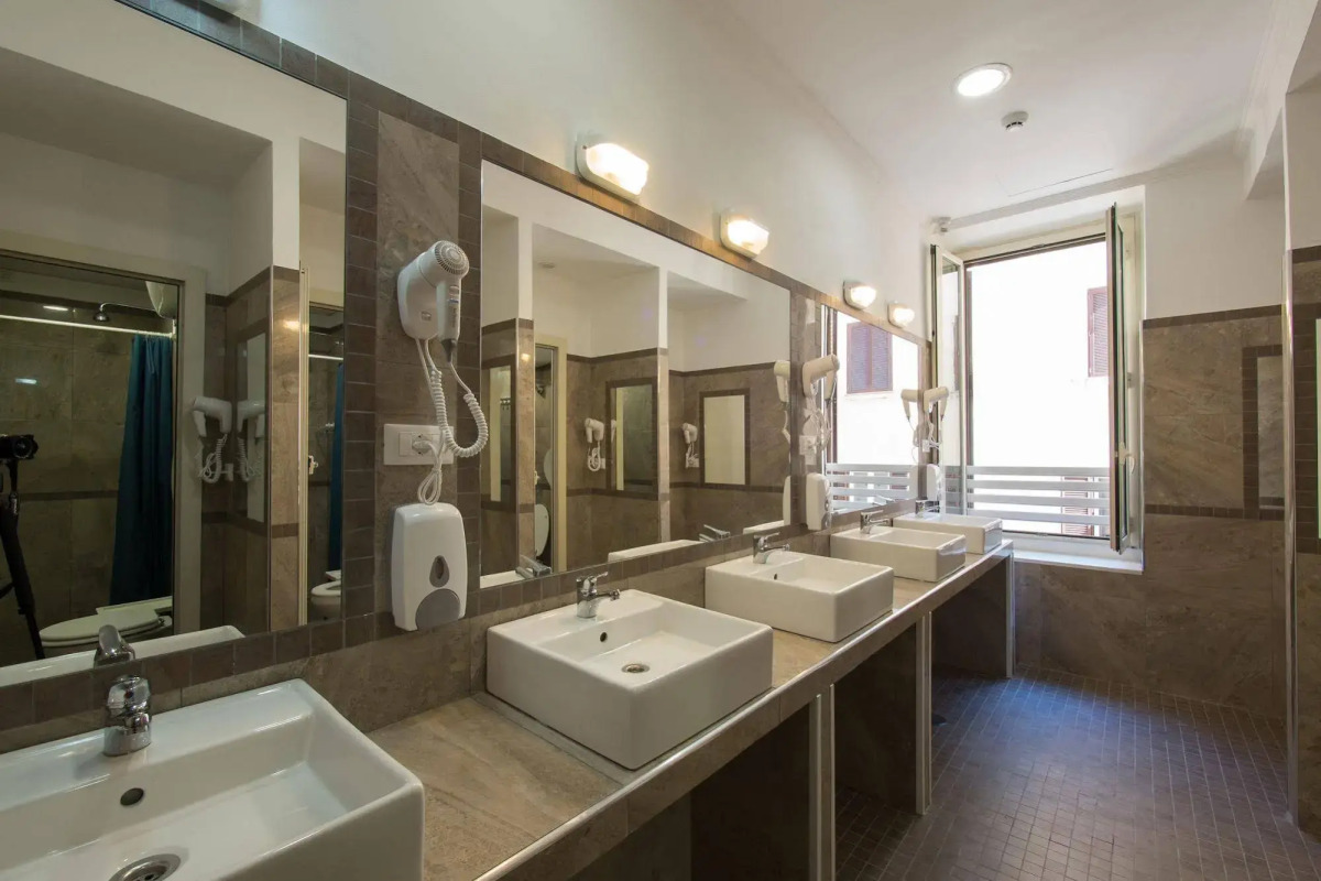 Alessandro Downtown Hostel