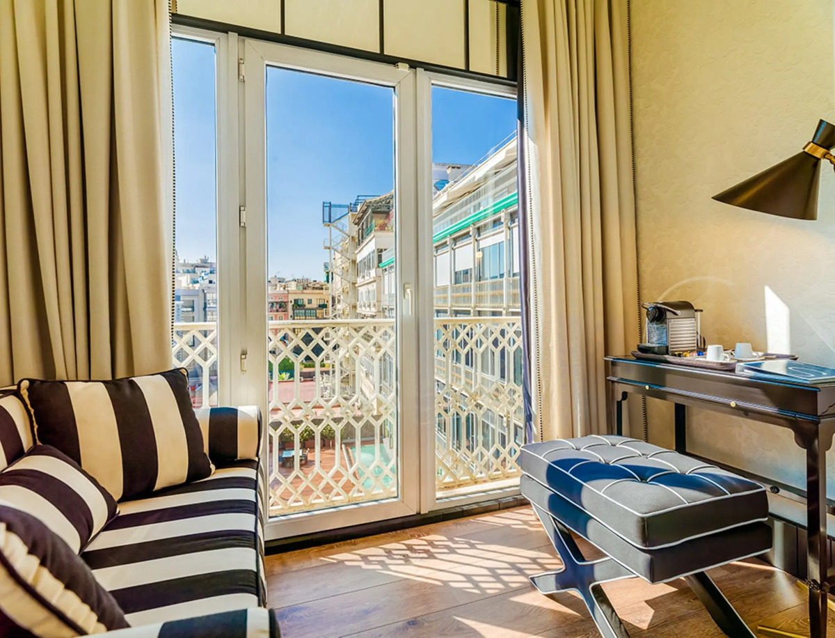 Отель H10 Catalunya Plaza Boutique Hotel