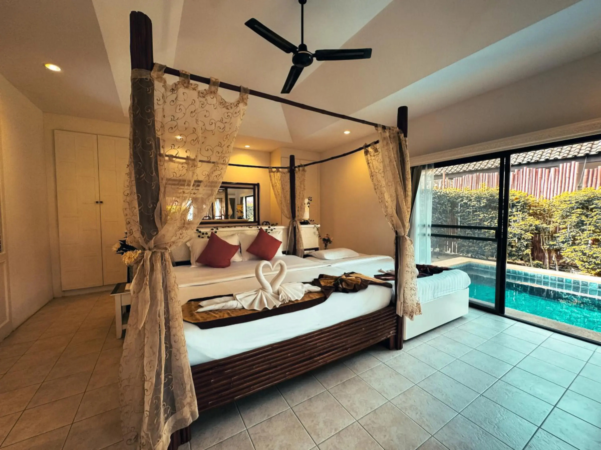 Villa Raya Private Pool Villas Resort