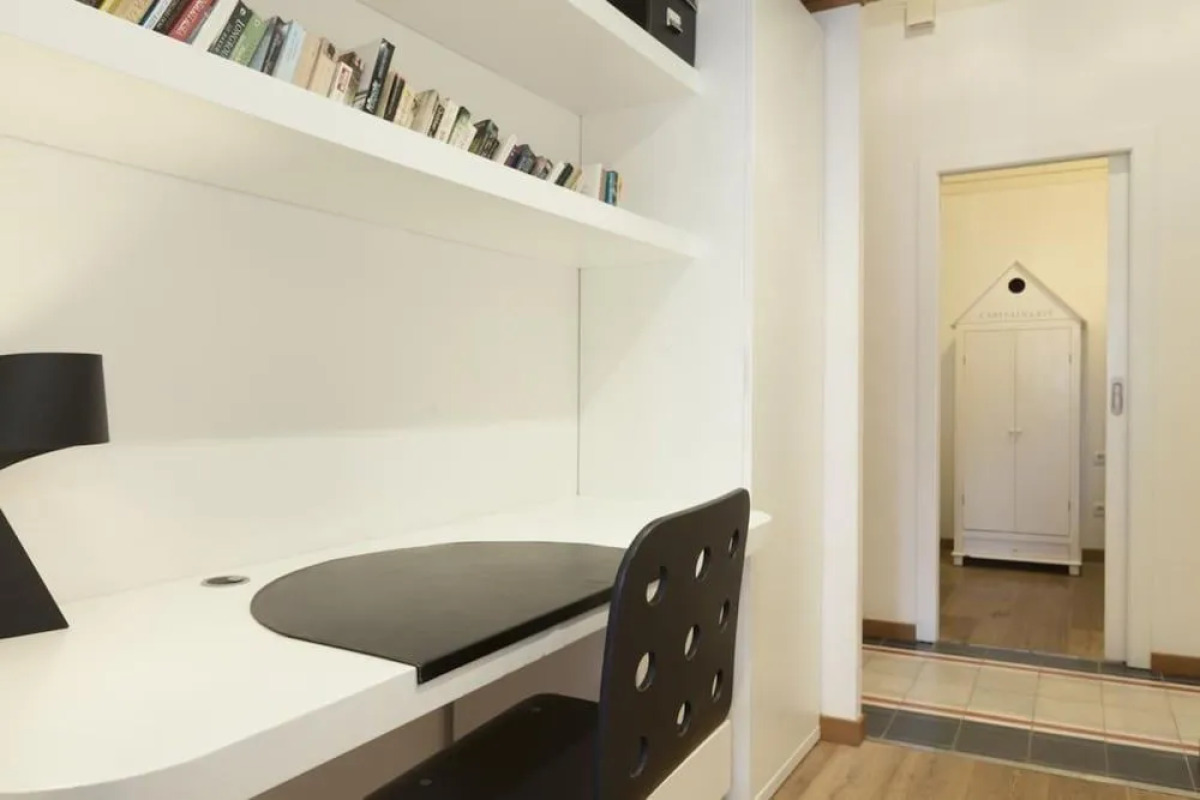 Akira Flats Roger de Flor Chic apartment