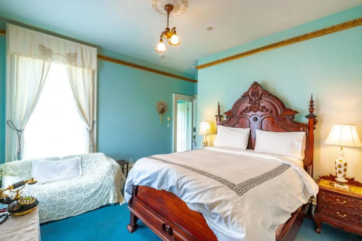 Amethyst Inn at Regents Park