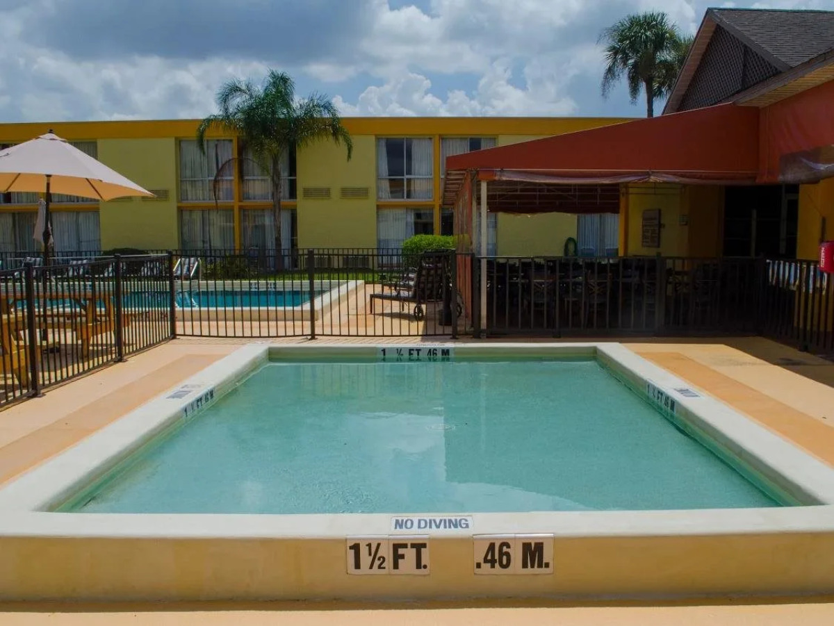 Floridian Express Hotel