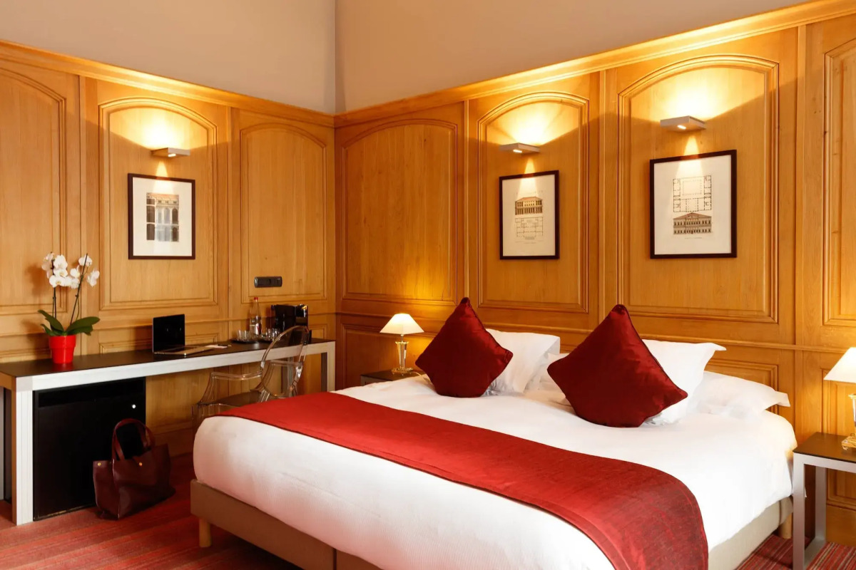 Hotel de Bourgtheroulde, Autograph Collection