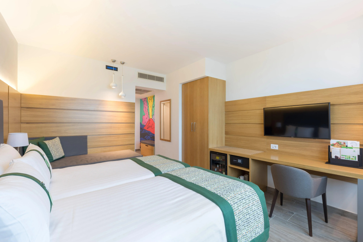 Holiday Inn Naples by IHG