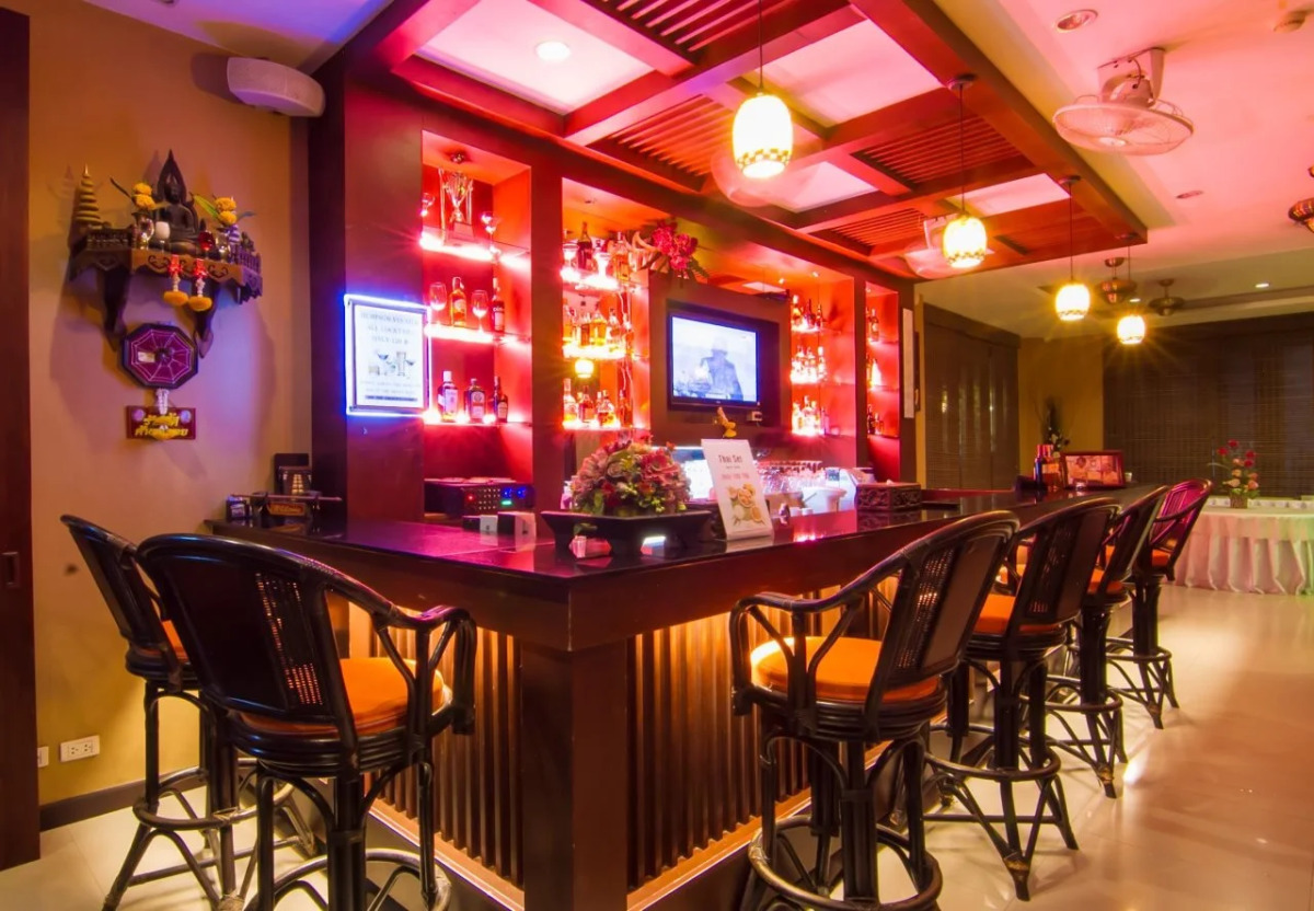 Patong Hemingway's Hotel