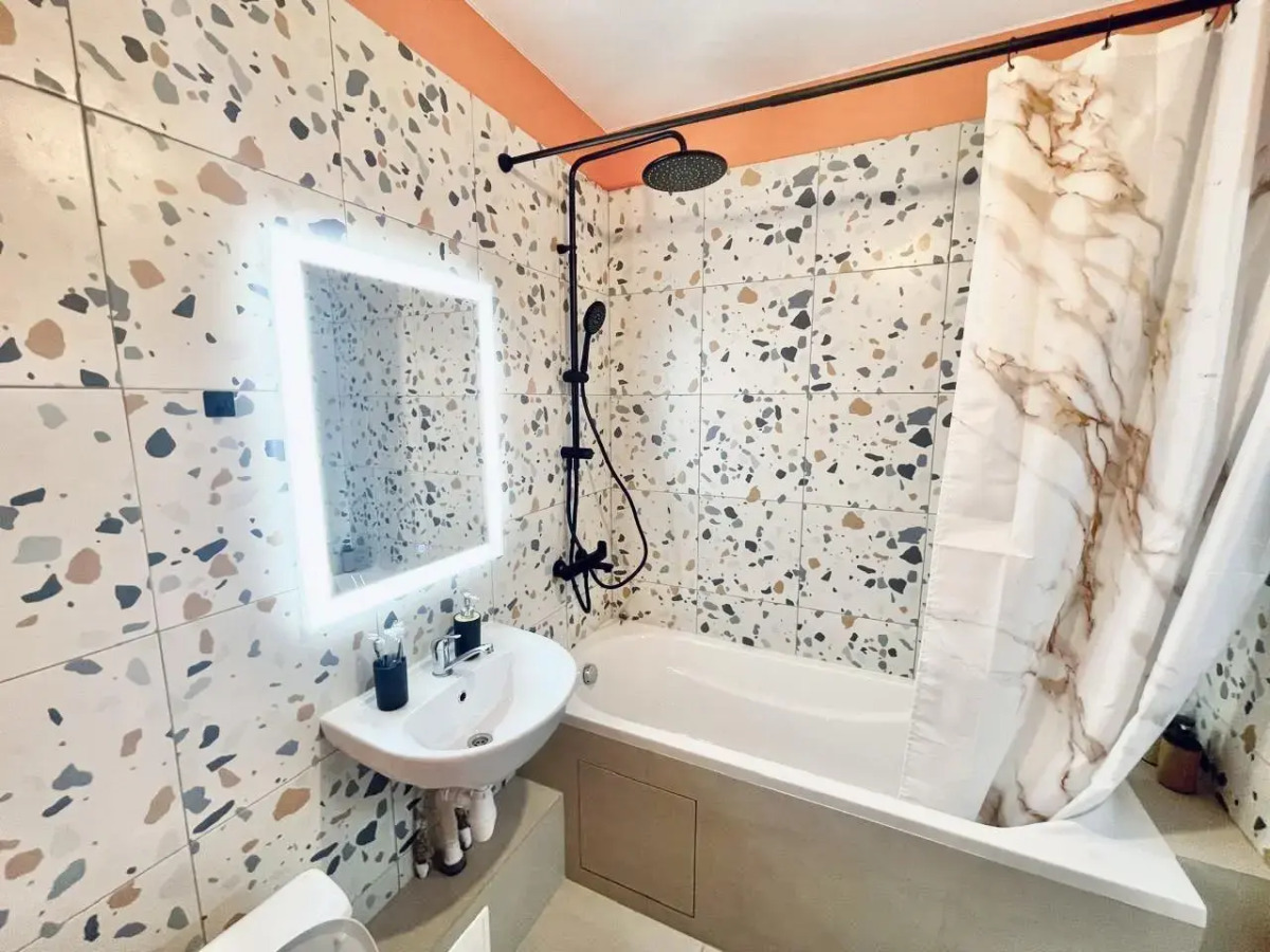 Апартаменты на улице Хрустальногорская