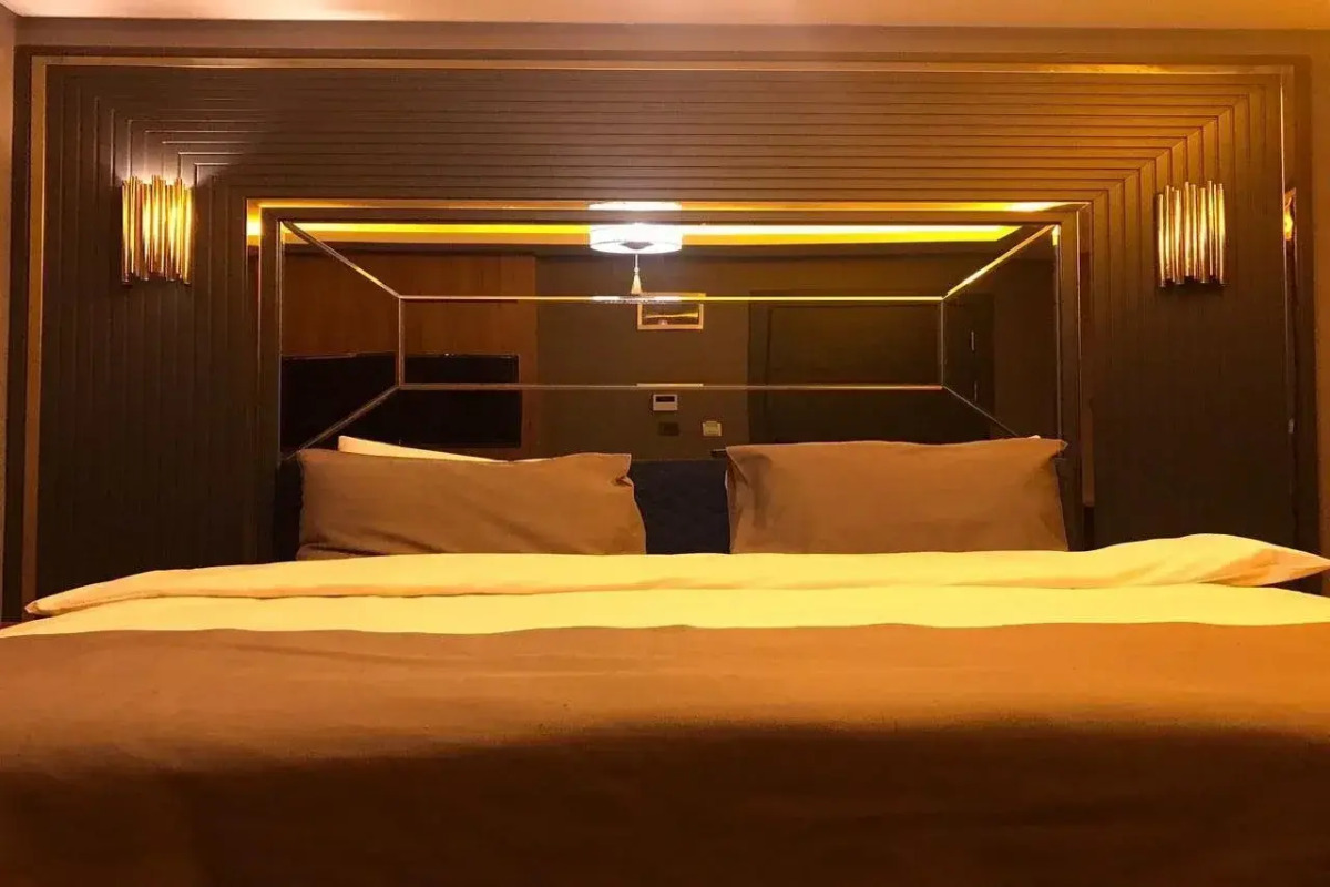 216 Eagle Palace Suite