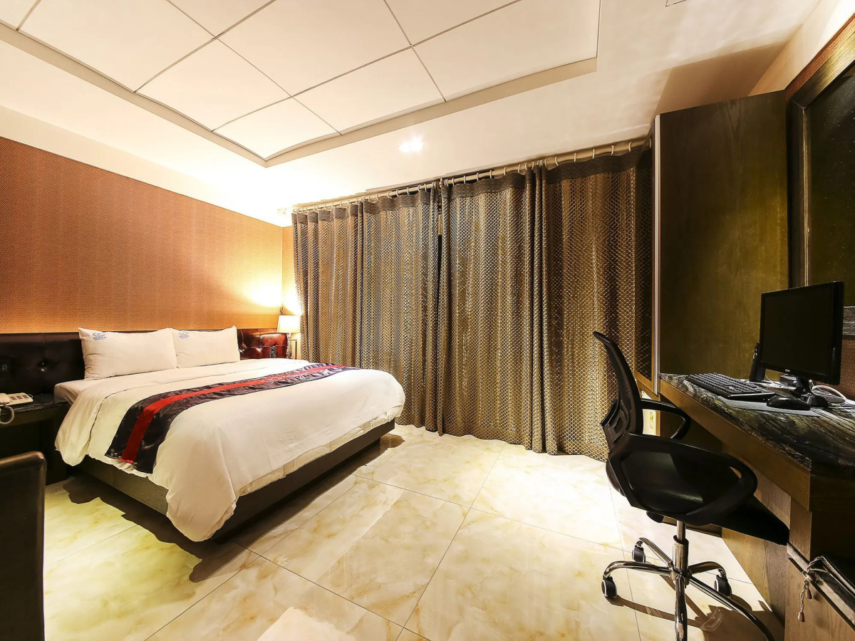 Zenith Hotel