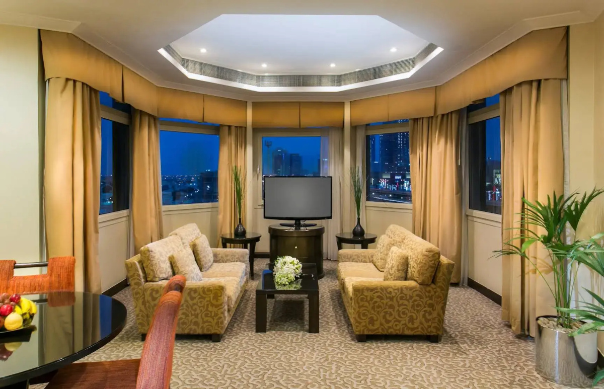 Отель Swissotel Al Murooj Dubai