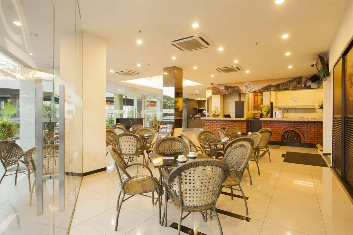 Leo Express Hotel