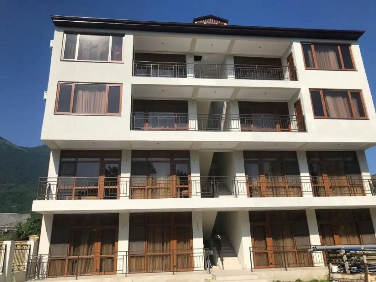 Amza Hotel