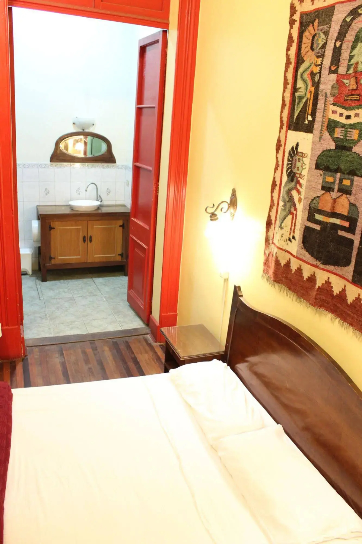 La Casa Roja Hostel