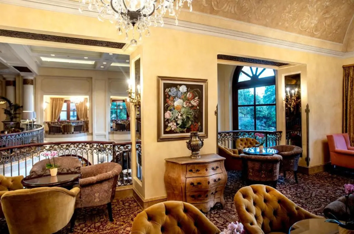 Palazzo Hotel