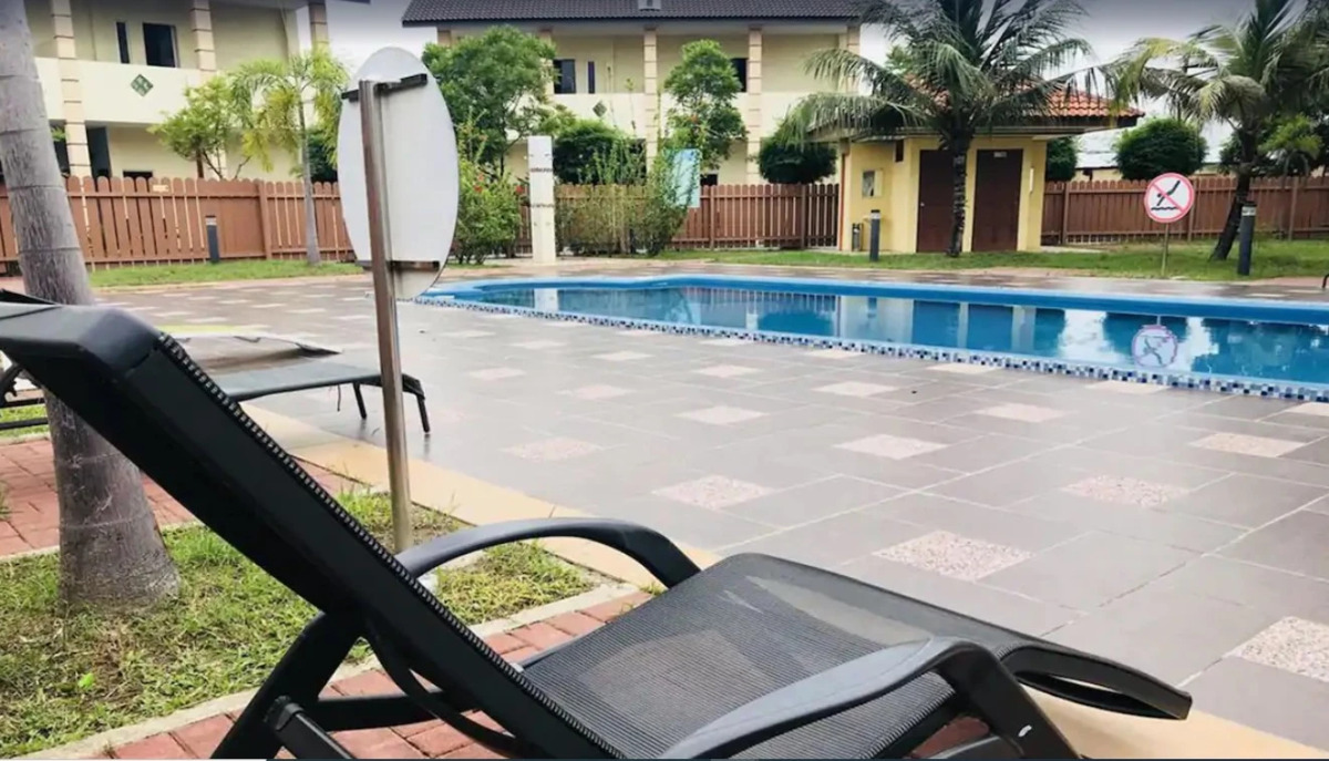 Adina Drive In Motel