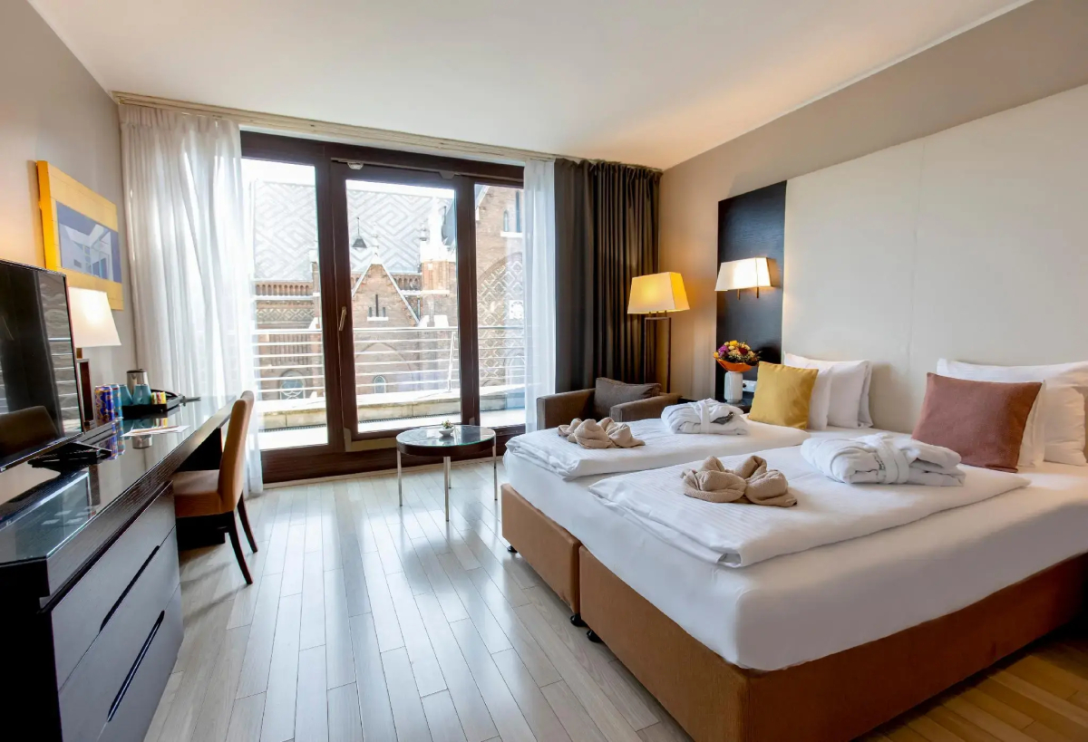 Lions Garden Hotel