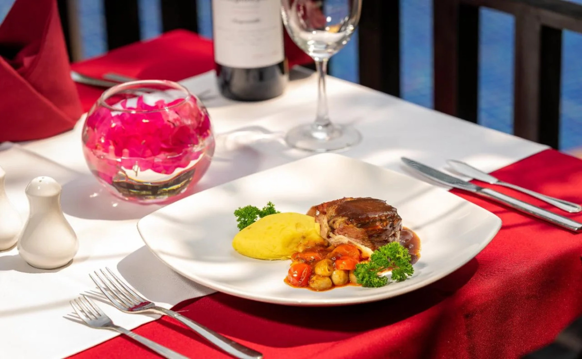 Reveal Courtyard in Reveal Angkor