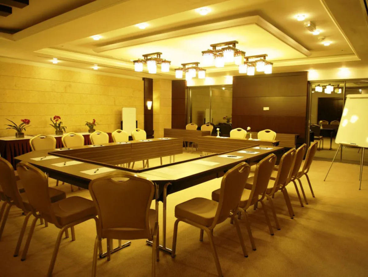 Отель Grand Belle Vue 